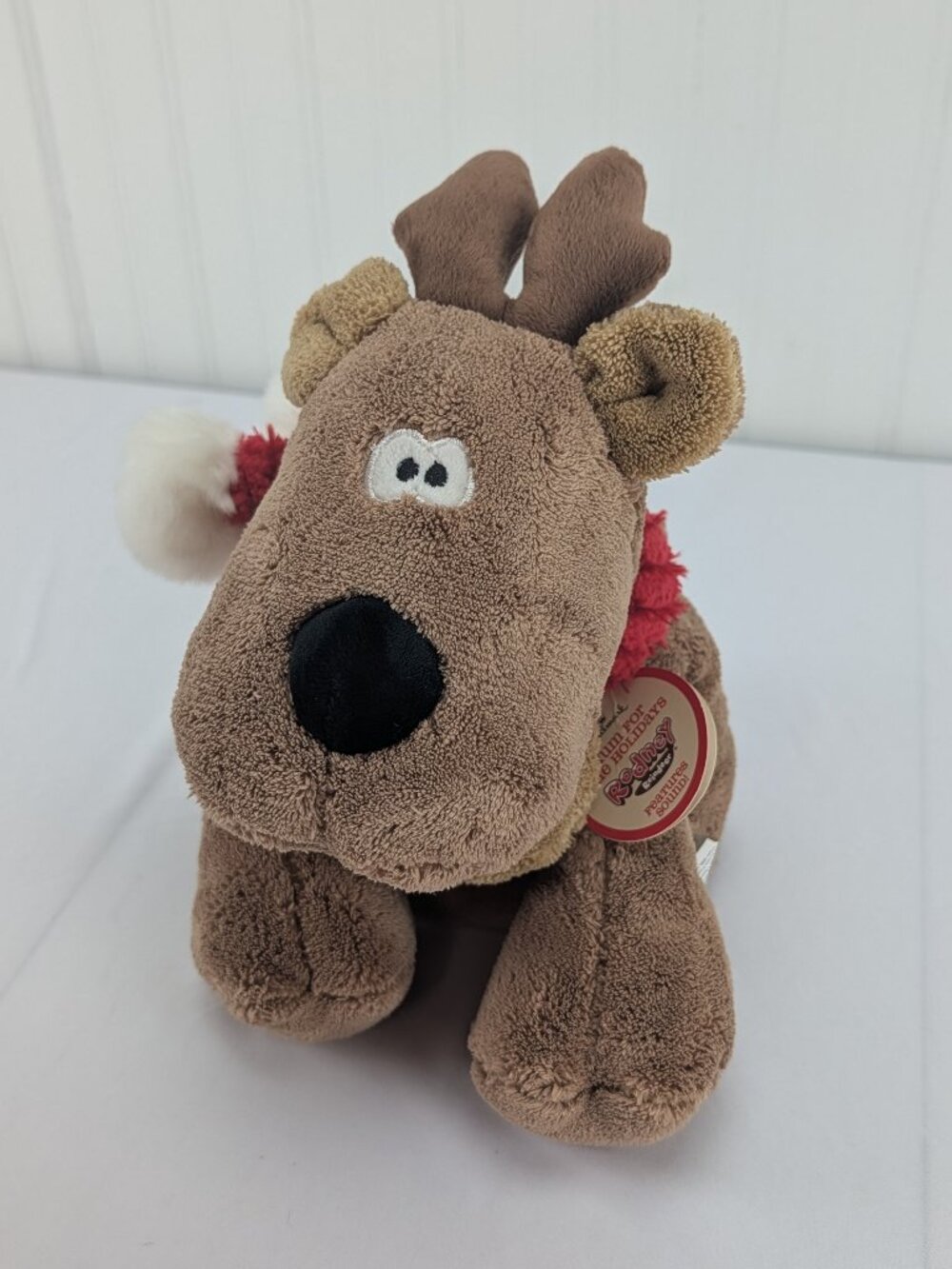 Hallmark Hum for the Holidays Rodney Reindeer Plush Hand Puppet Sounds Hums Tags